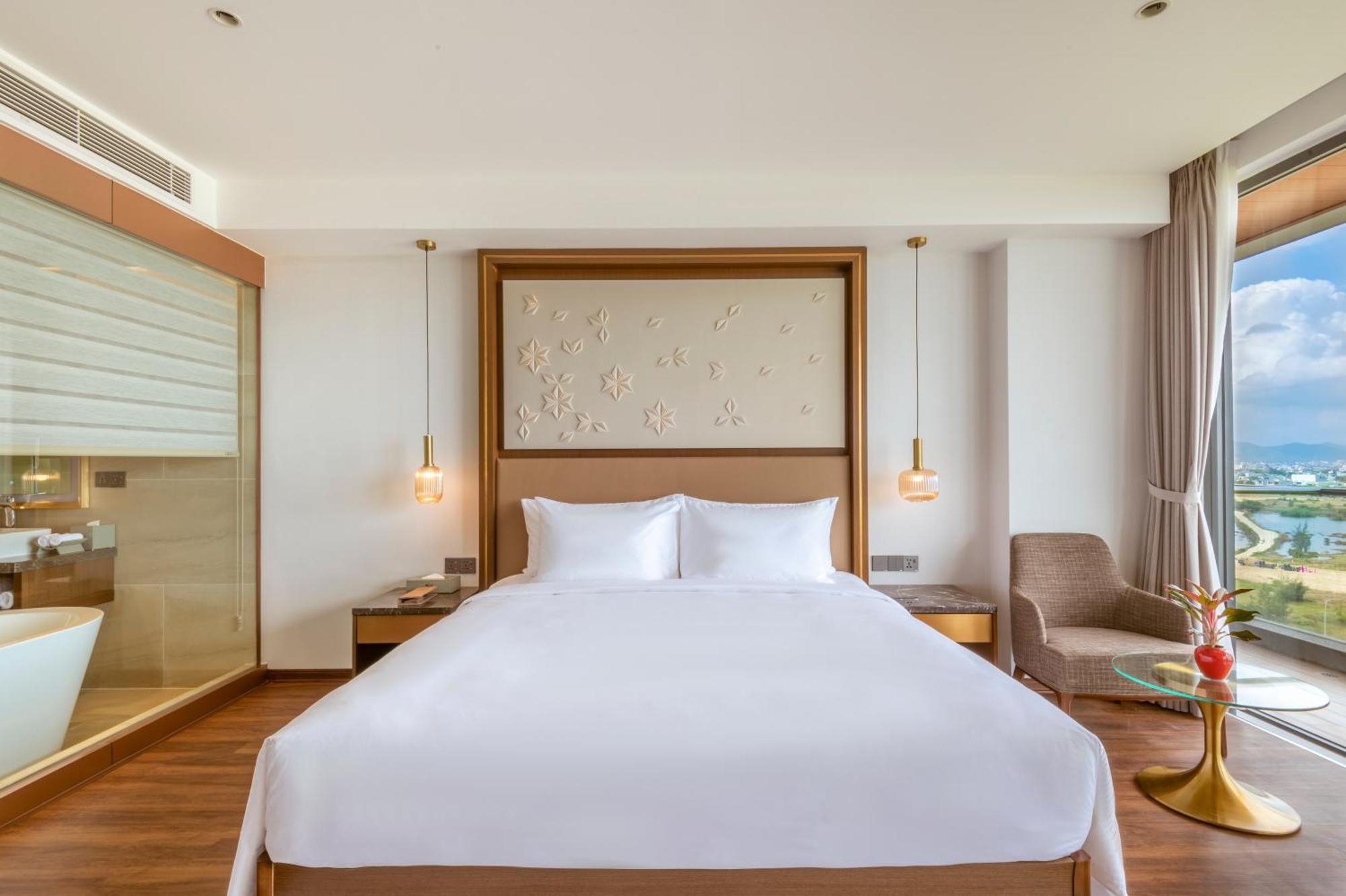 Koi Resort & Residence Danang Exterior photo